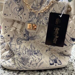 Harry Potter Cream & Navy Quilted Drawstring Backpack with Gold Chain
